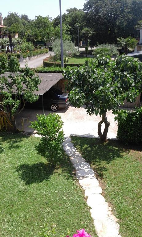 Apartment Laura Πόρετς Εξωτερικό φωτογραφία
